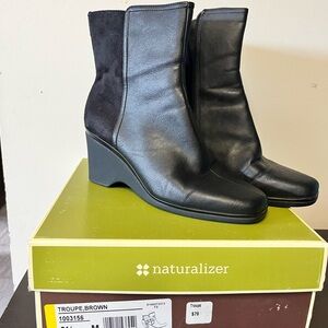 Naturalizer Black Wedge Shoes Sleek Design